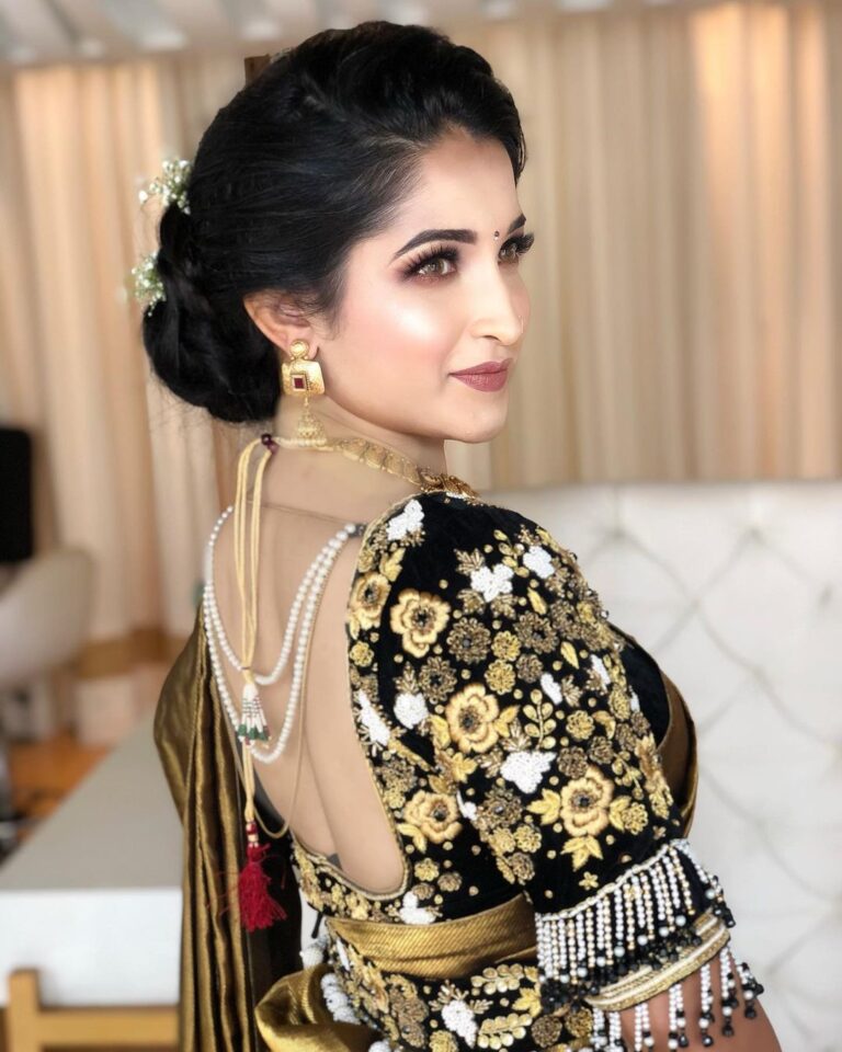 Contemporary Maharashtrian Bride With Beautiful Saree Hairstyle Makeup By Tejaswini Makeup Artist Pune