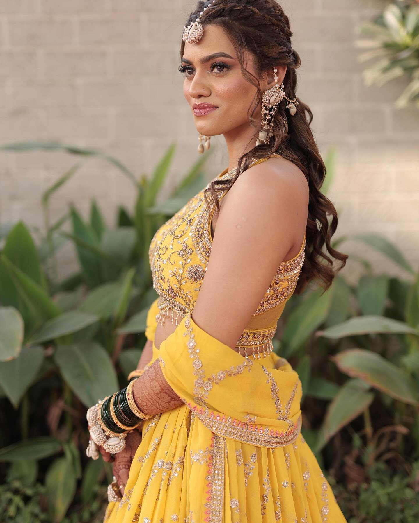 Maharashtrian bride golden haldi look, Pune