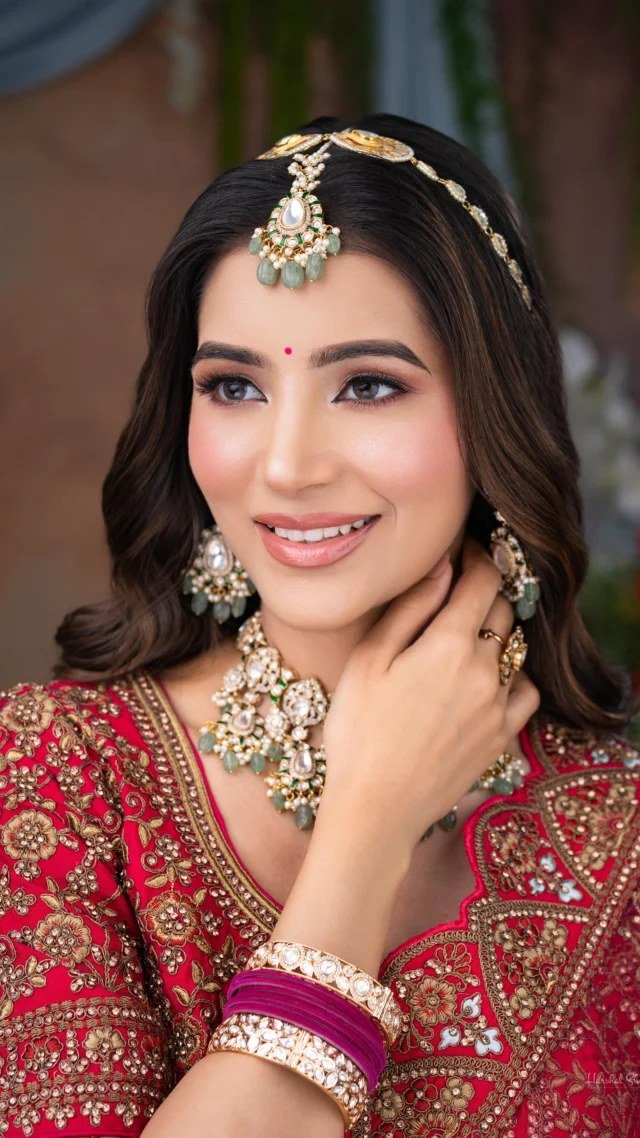 Marwari bridal look in soft gold by Tejaswini