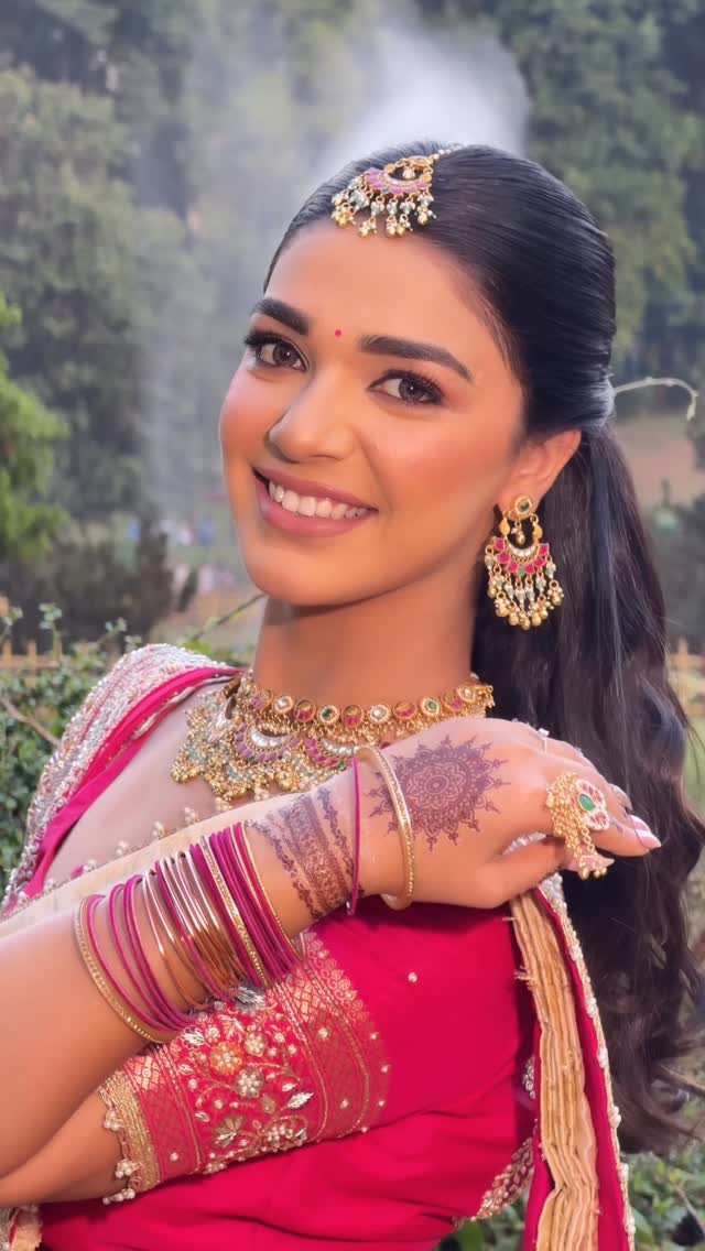 Maharashtrian bride with luminous makeup and pearl Nath