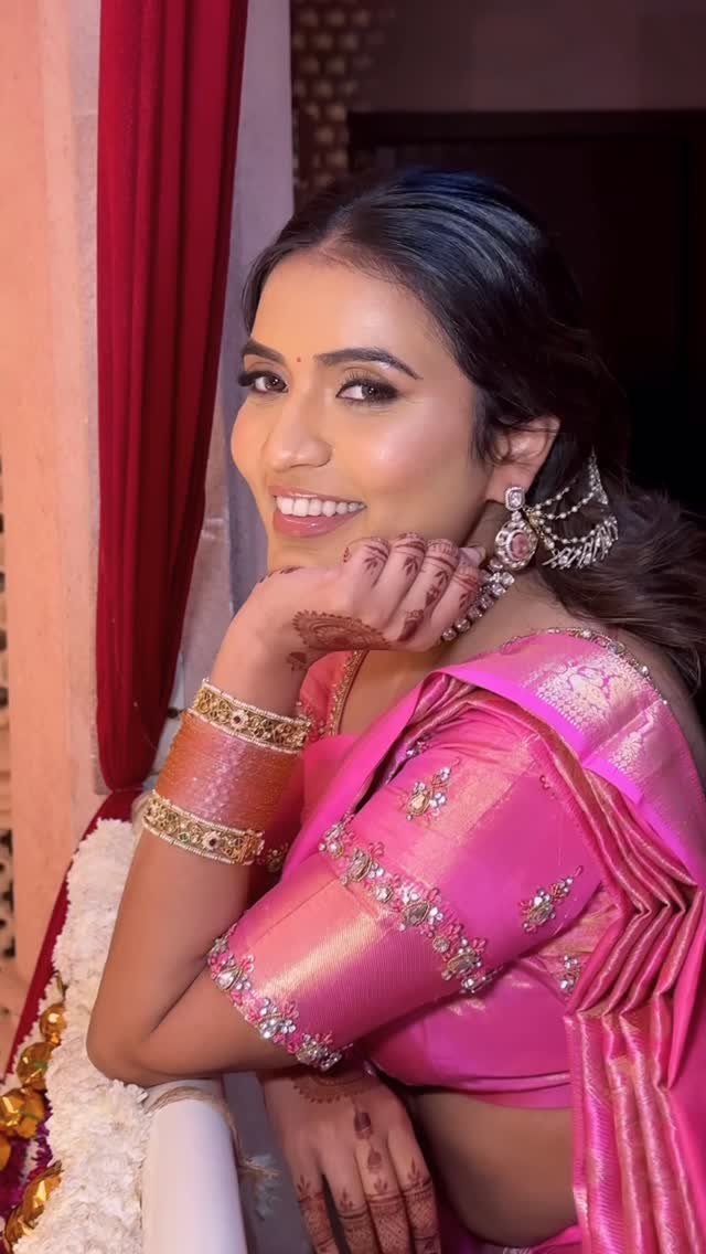 Marathi wedding makeup reel by Tejaswini Makeup Artist