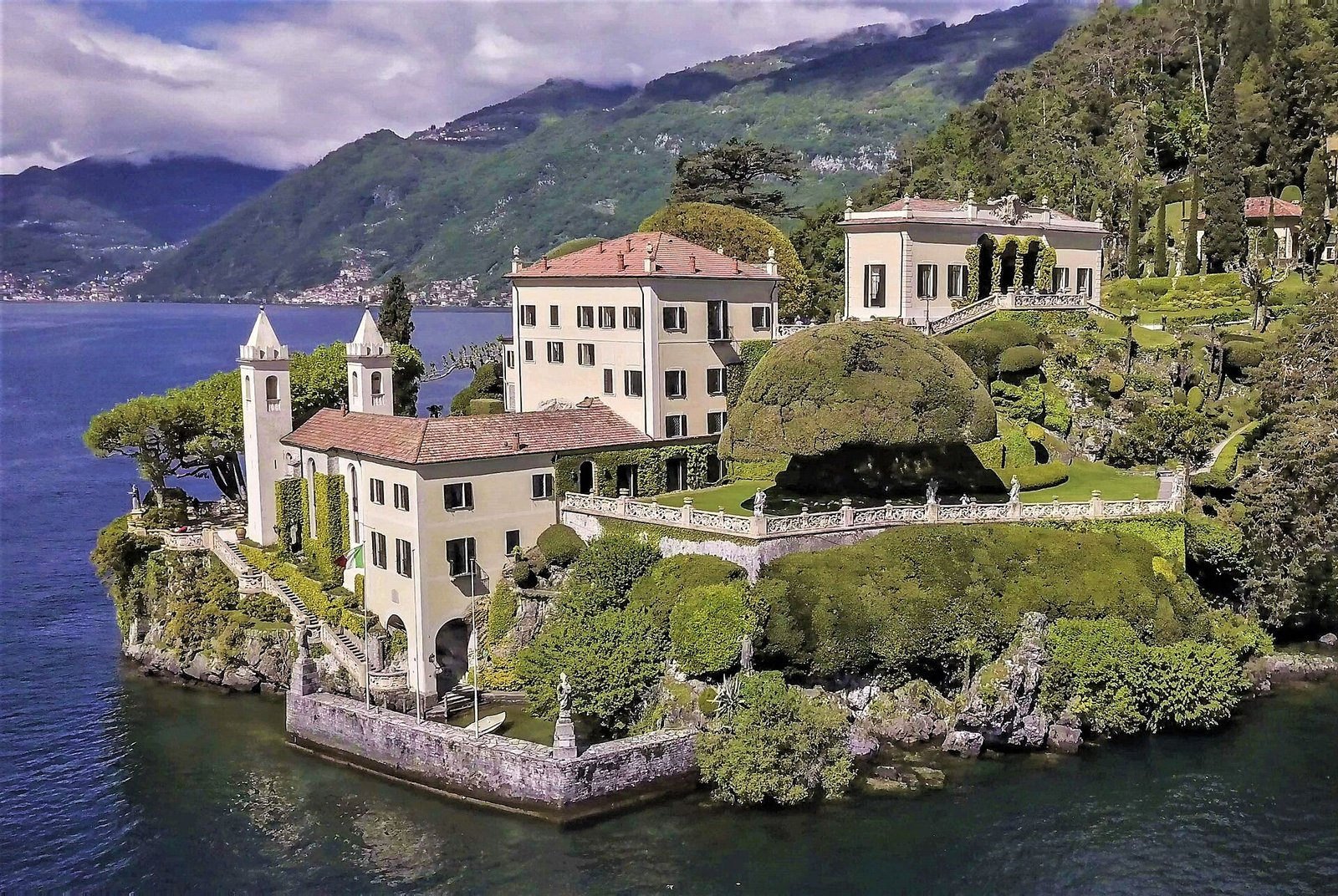 Villa del Balbianello seen from the lake