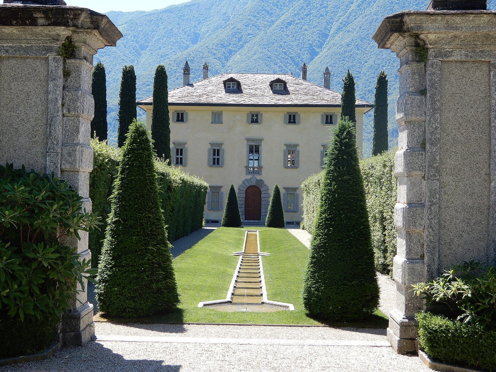Villa Balbiano on the shore at Ossuccio