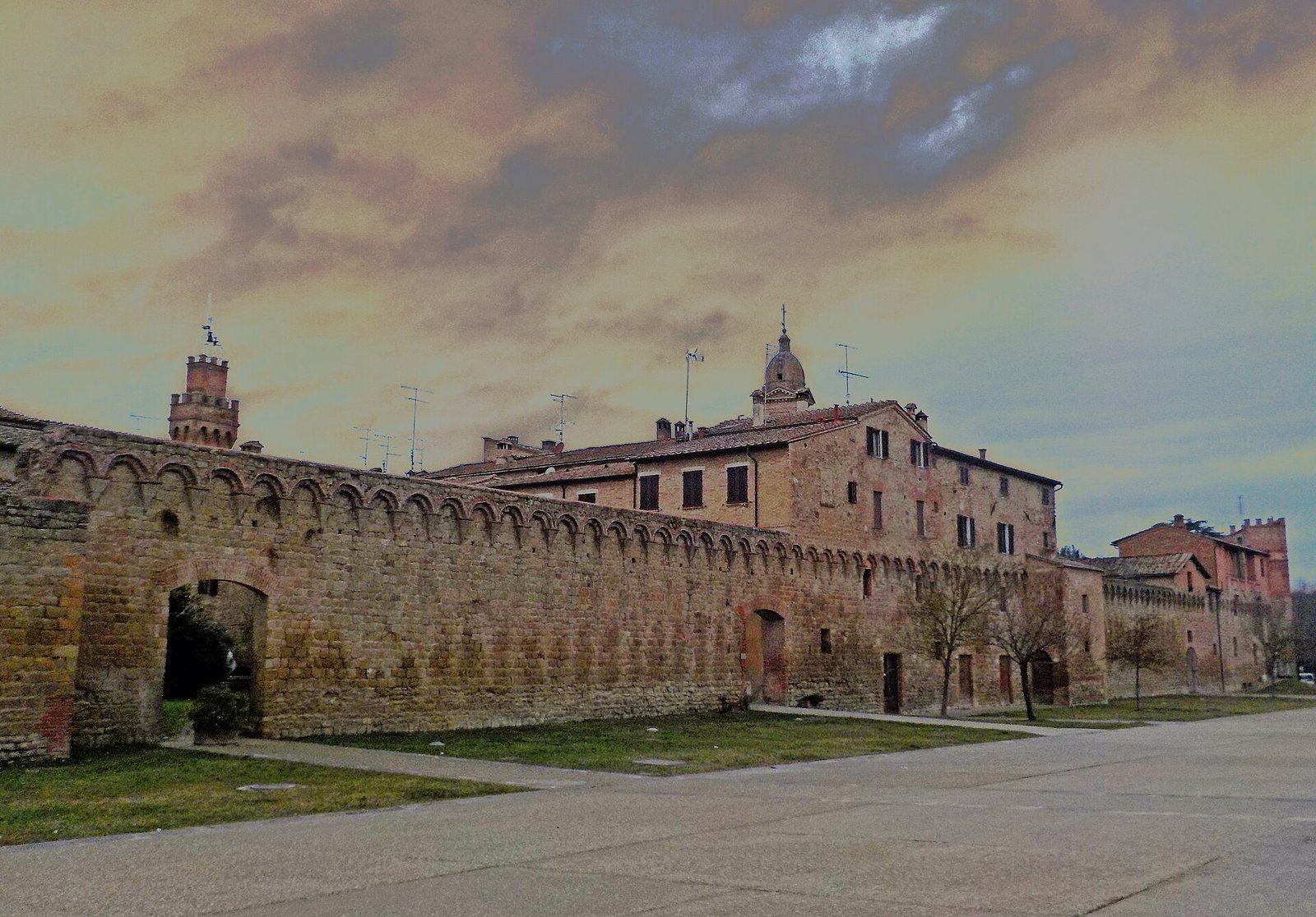 Buonconvento, the town below Borgo Finocchieto